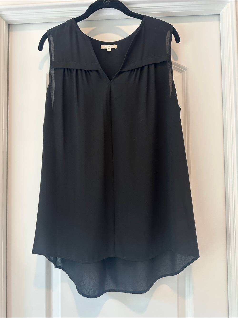 Pleione Black Sleeveless V-Neck Blouse